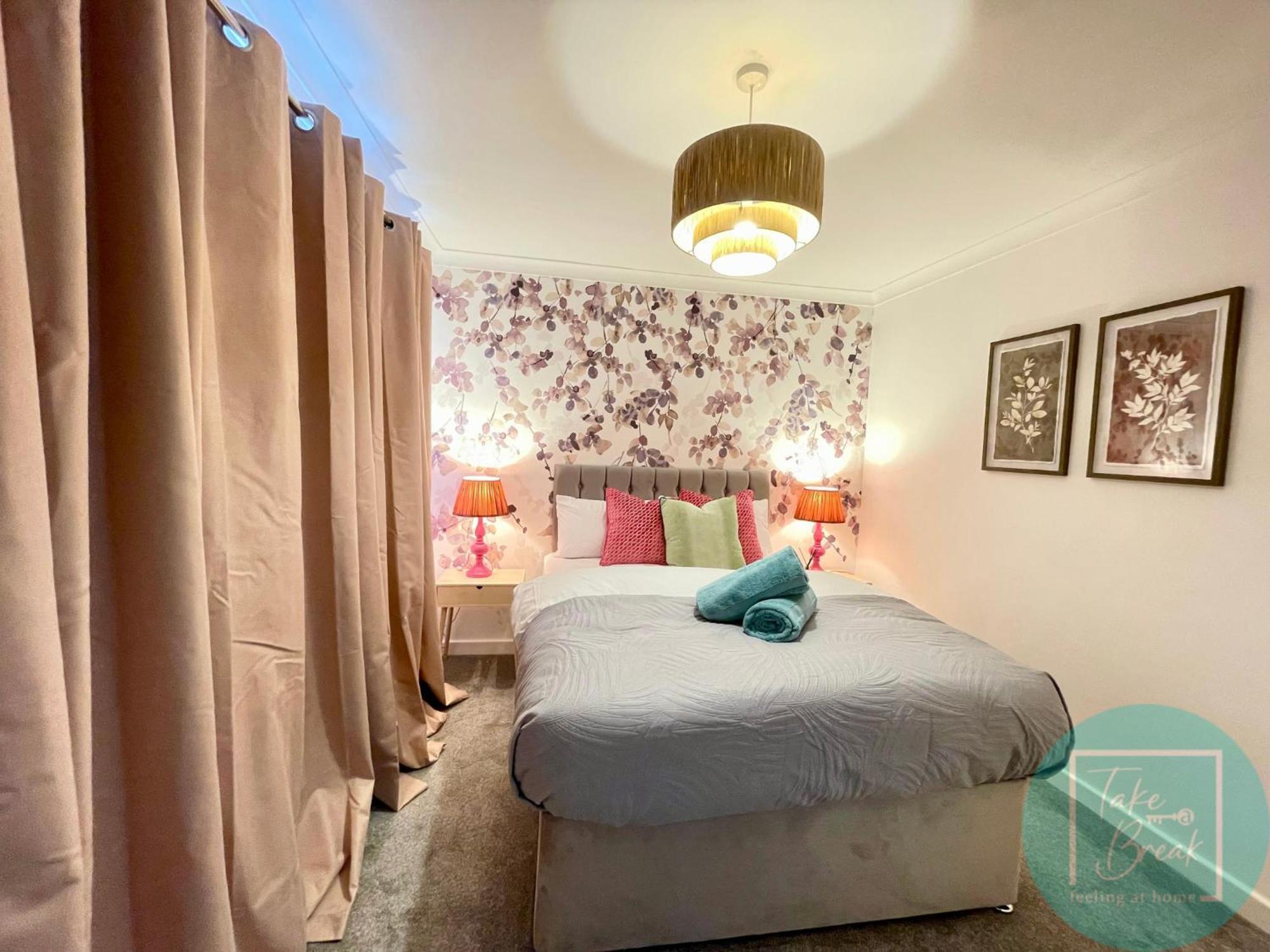 Stylish 3-Bedroom St Helens Home With Parking & Wi-Fi Burtonwood Extérieur photo