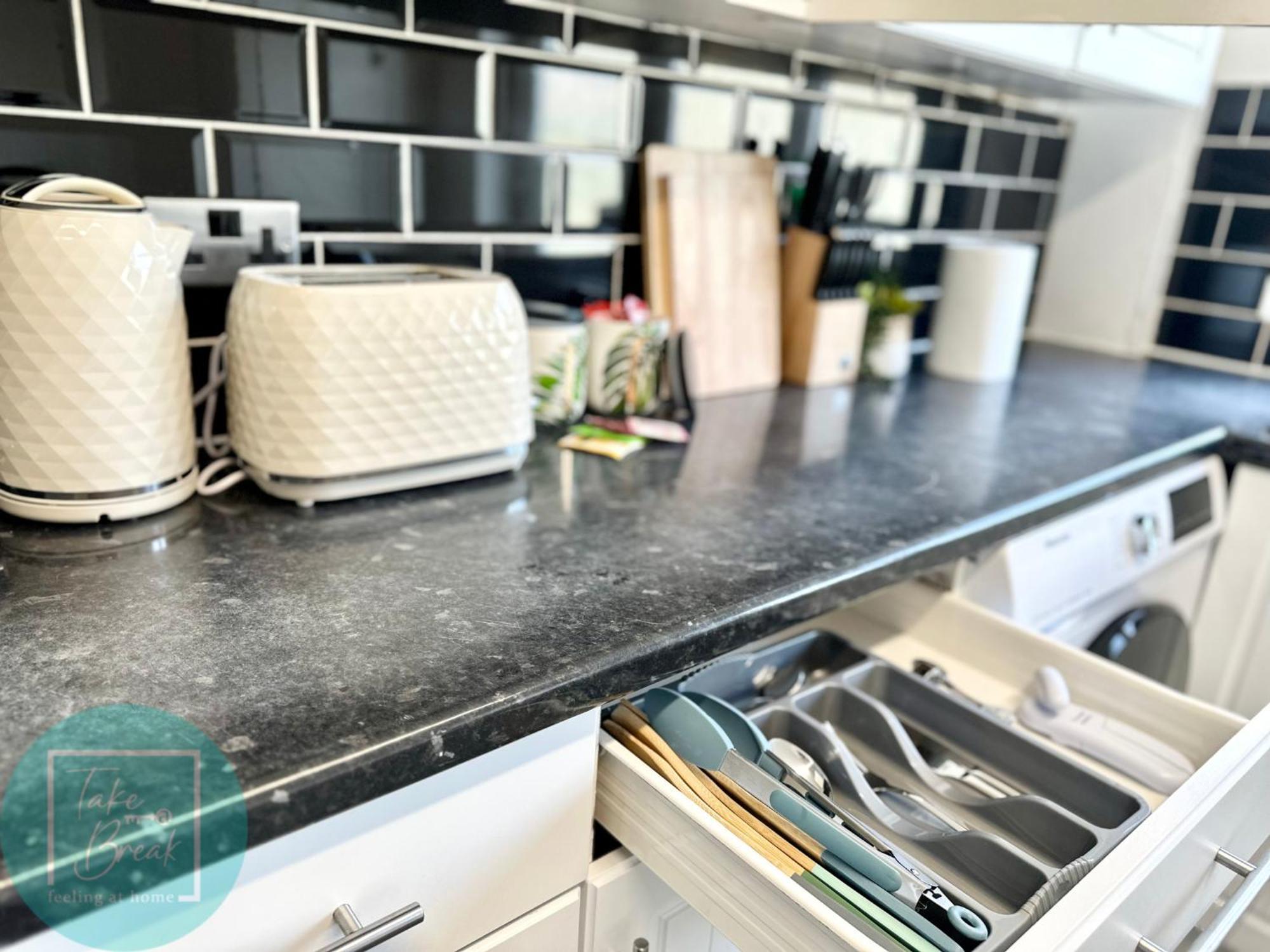 Stylish 3-Bedroom St Helens Home With Parking & Wi-Fi Burtonwood Extérieur photo